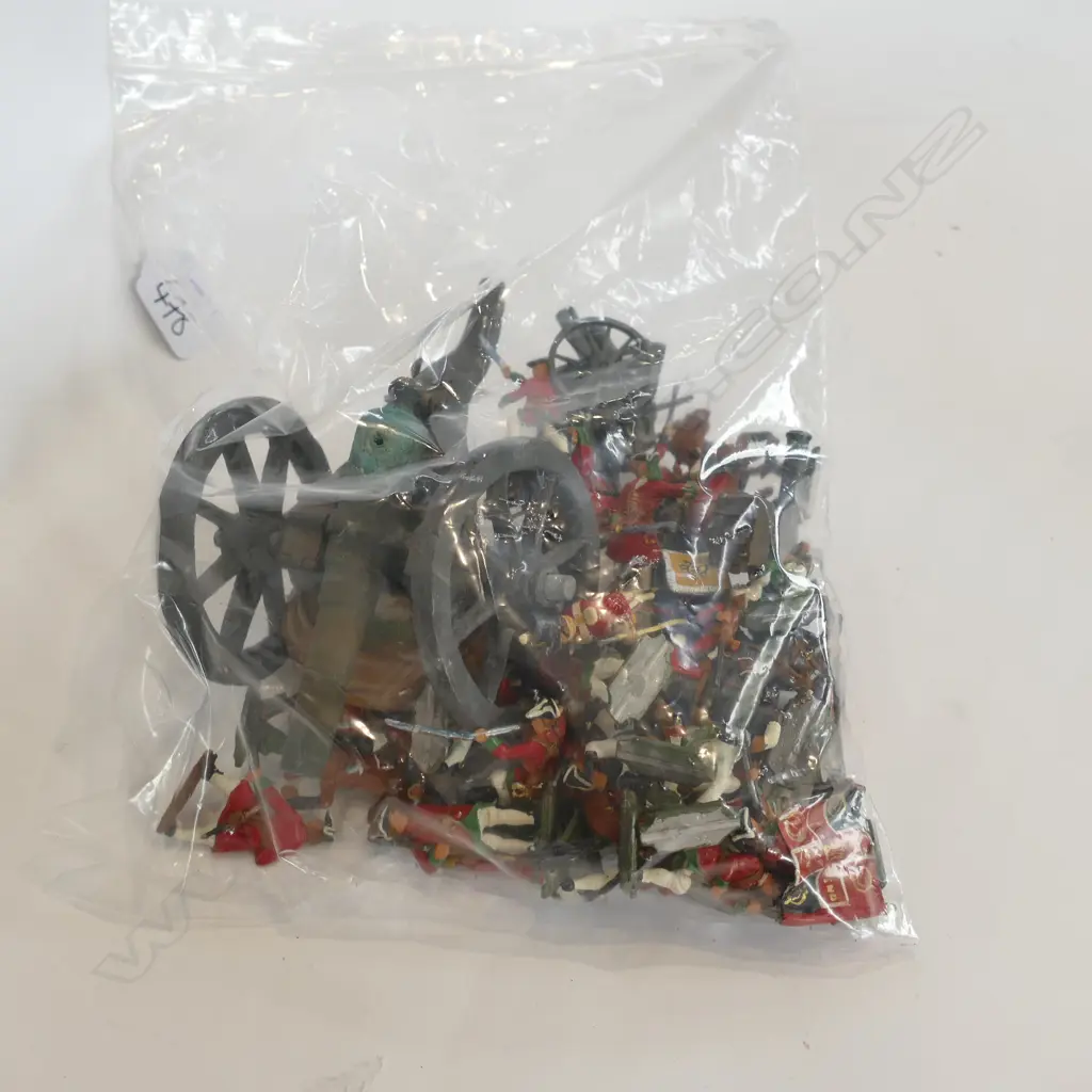 ASSORTED TIN SOLDIER TOYS INCL TANK ETC AF Image 1++