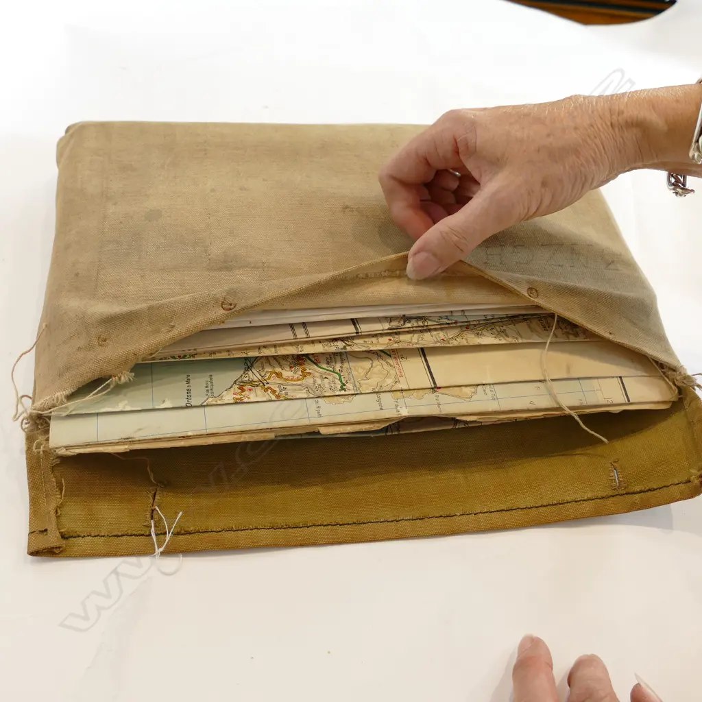 (18203) WWII '3 NZGH' ITALY MAPS IN CANVAS BAG DETAILED Image 1++