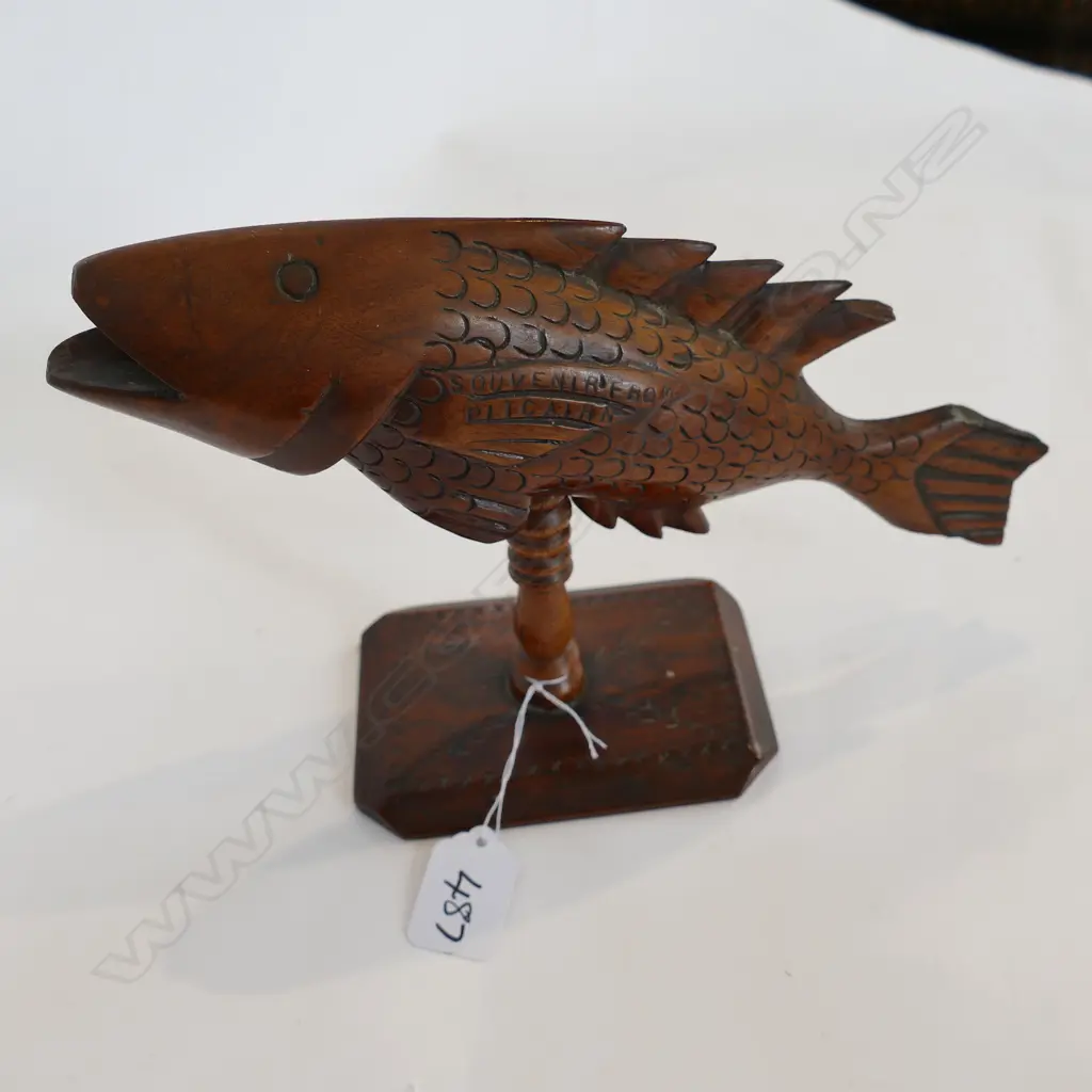 CARVED WOODEN FISH ON STAND "SOUVENIR FROM PITCAIRN" AF Image 1++