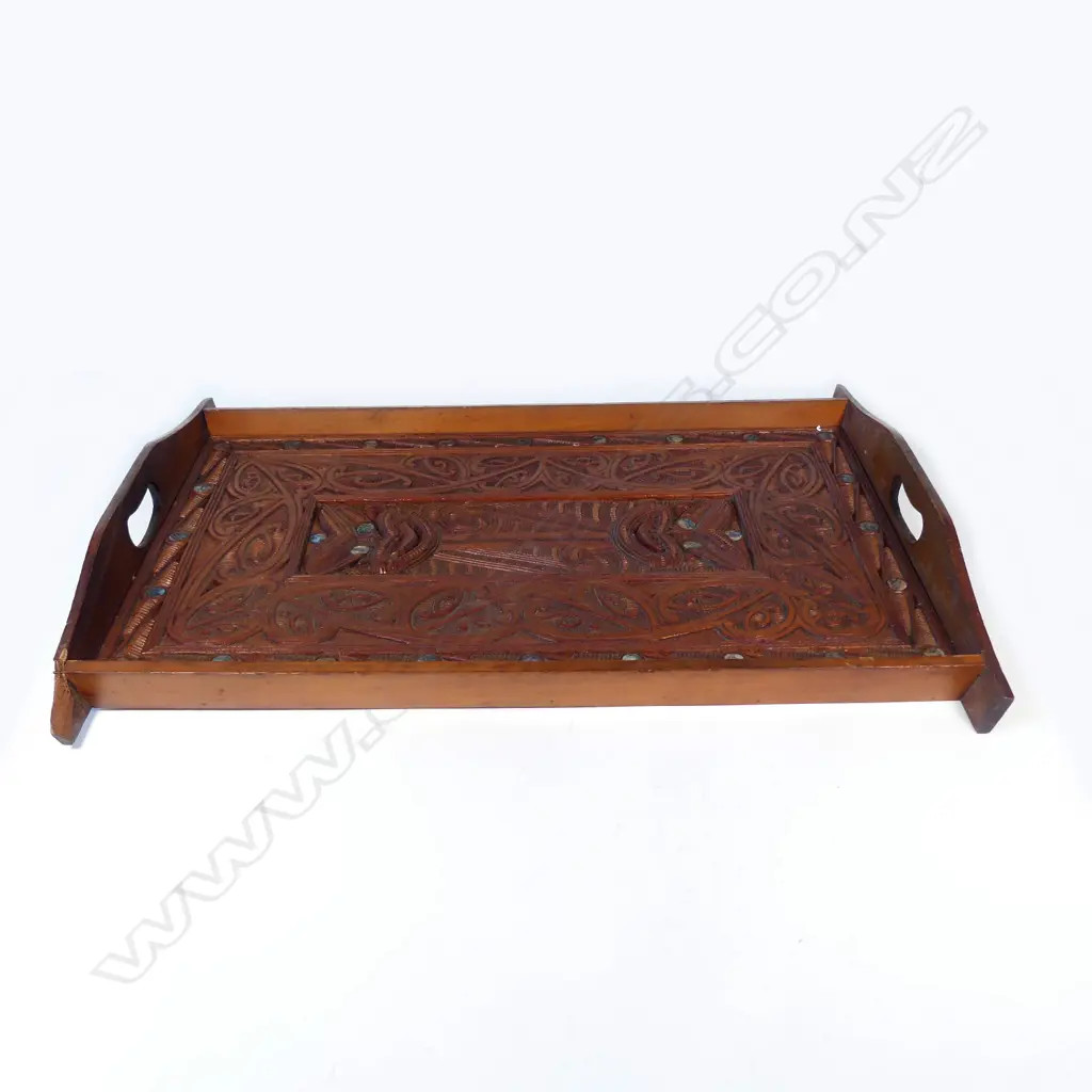 An early 20thC Maori carved kauri tray Image 1++