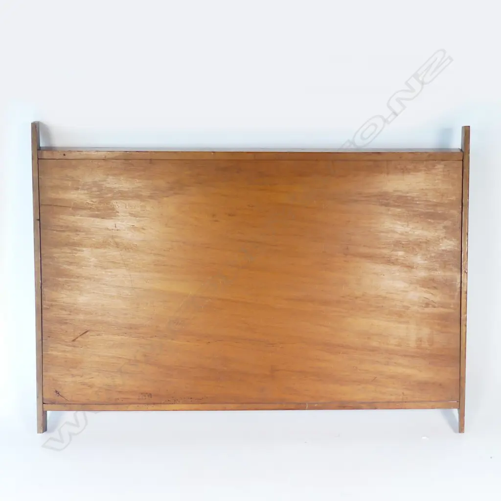 An early 20thC Maori carved kauri tray Image 1++