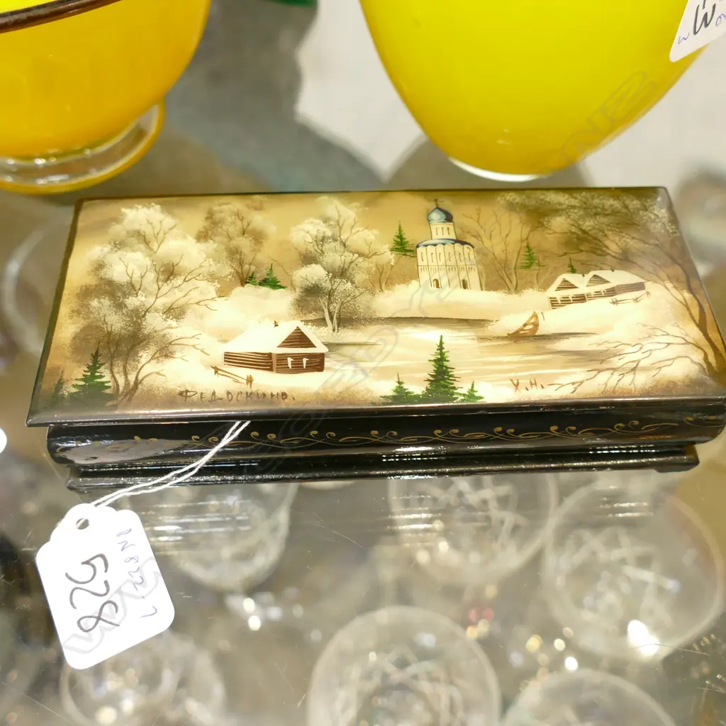 RUSSIAN HAND PAINTED LACQUER PAPIER MACHE BOX DECORATED WITH WINTER LANDSCAPE & CHURCH. 150 x 65mm Image 1++