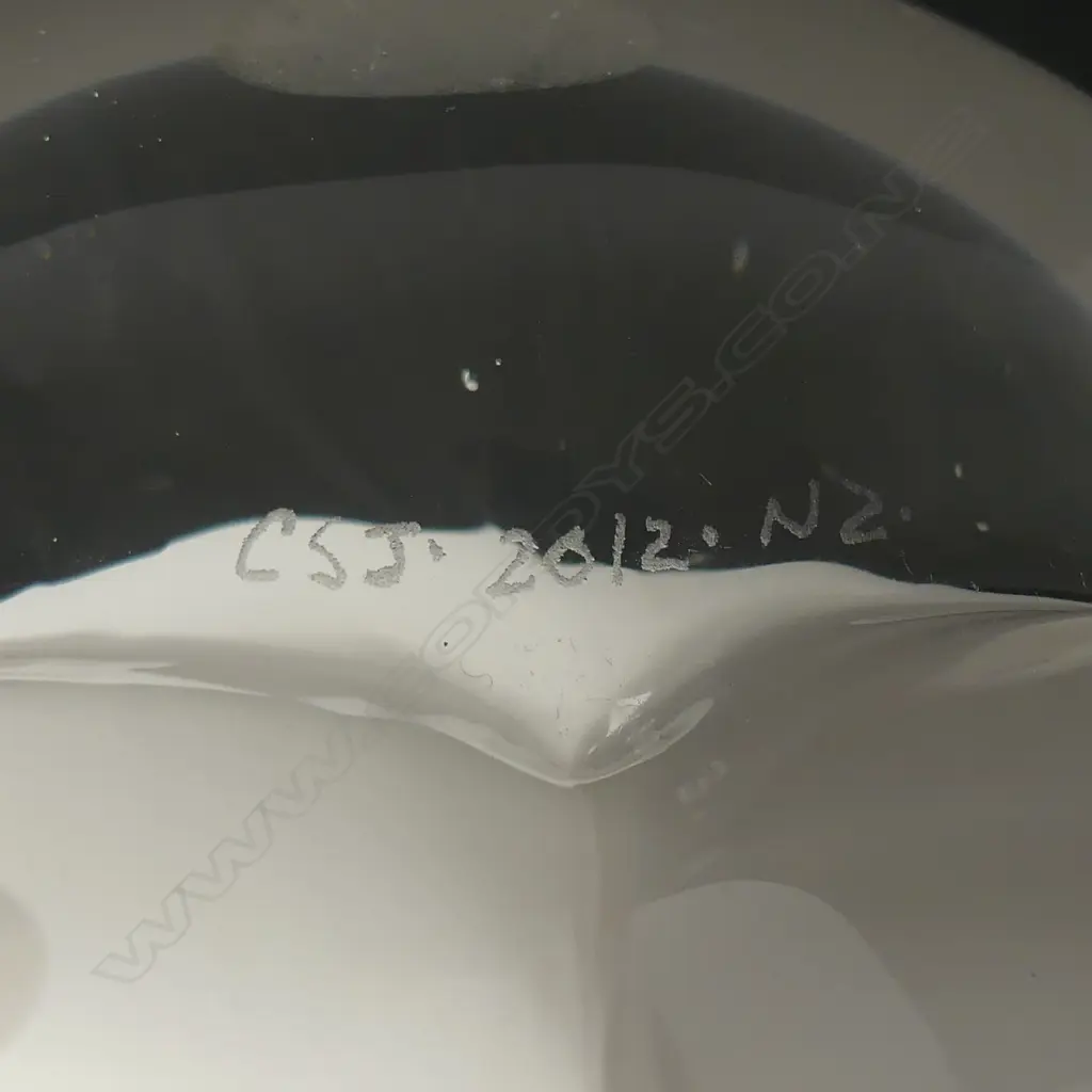 NZ STUDIO GLASS CANDLESTICK, ETCHED 'CSJ 2010 NZ', H. 80MM Image 1++