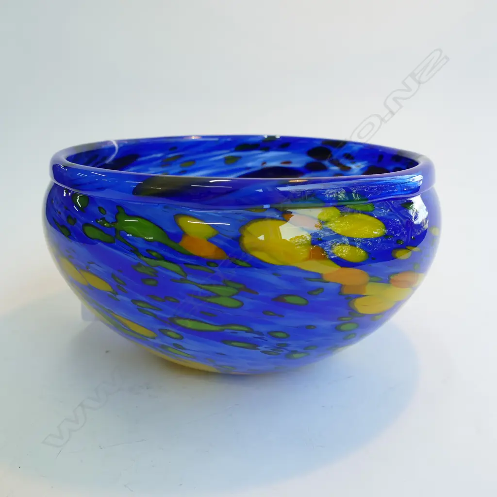 GARRY NASH CHIP ROLLED GLASS BOWL DIA. 220MM SGD & DATED 2000 Image 1++