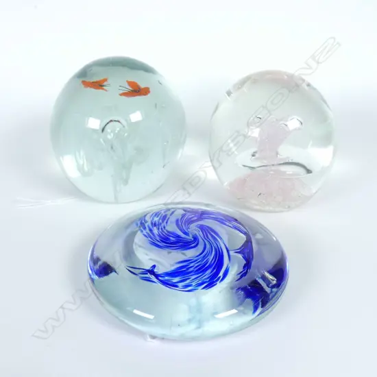 HOKITIKA GLASS STUDIO PAPERWEIGHT, SIGNED & DATED 1995, PAPERWEIGHT, WITH RED BUTTERFLIES & PAPERWEIGHT WITH PINK ERUPT	