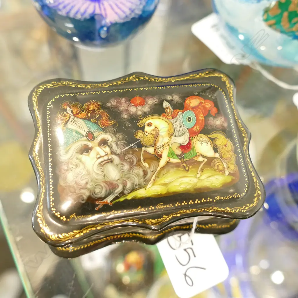 RUSSIAN HAND PAINTED LACQUER PAPIER MACHE BOX DECORATED WITH A SCENE OF ST GEORGE. W.75mm Image 1++