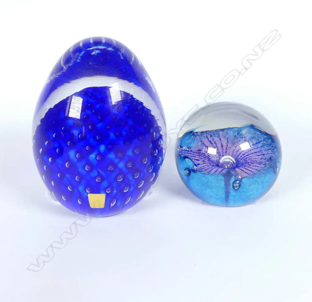 2 PAPERWEIGHTS: JOHAN FORS SWEDEN & CAITHNESS, SCOTLAND GLASS 'PETUNIAS' Image 1++