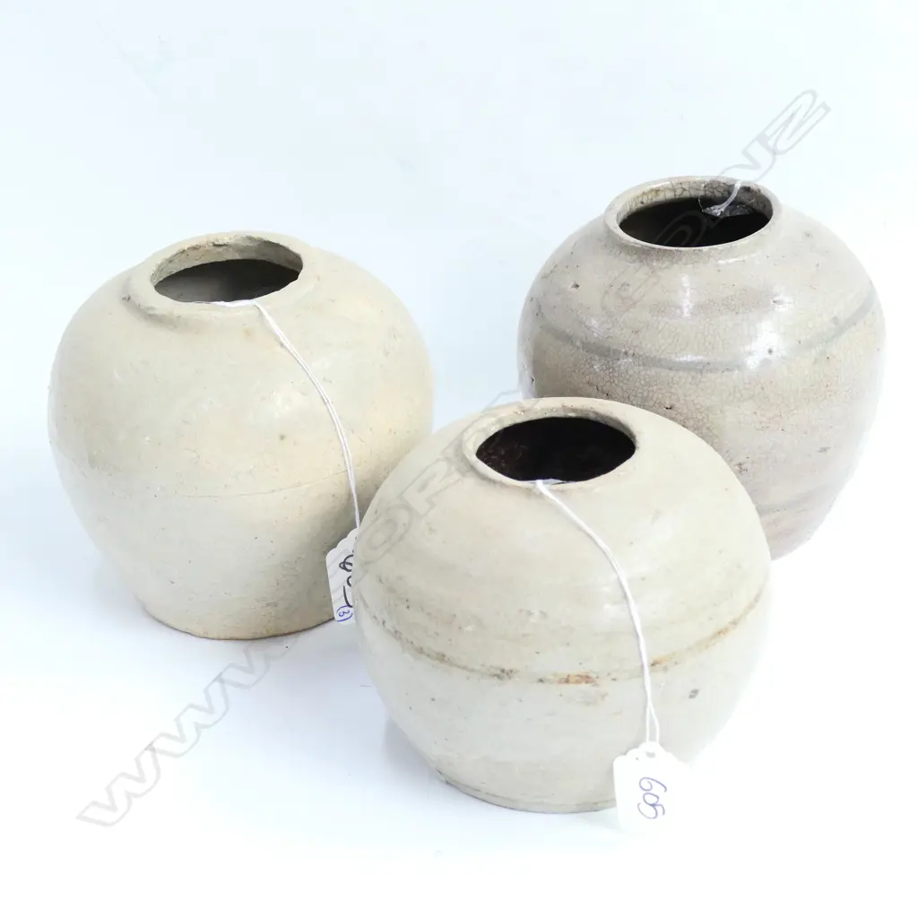3 VINTAGE CHINESE GINGER JARS Image 1++