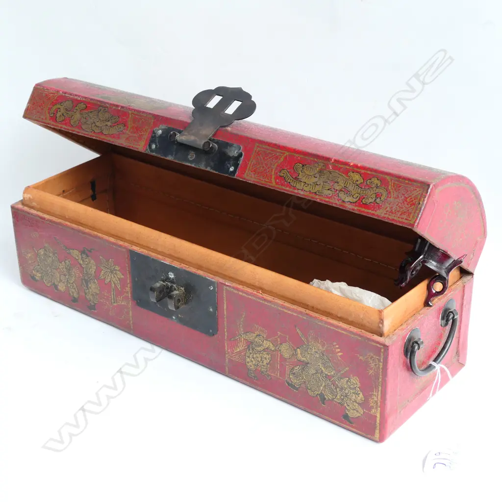 CHINESE DOME TOP LACQUER  BOX  Image 1++