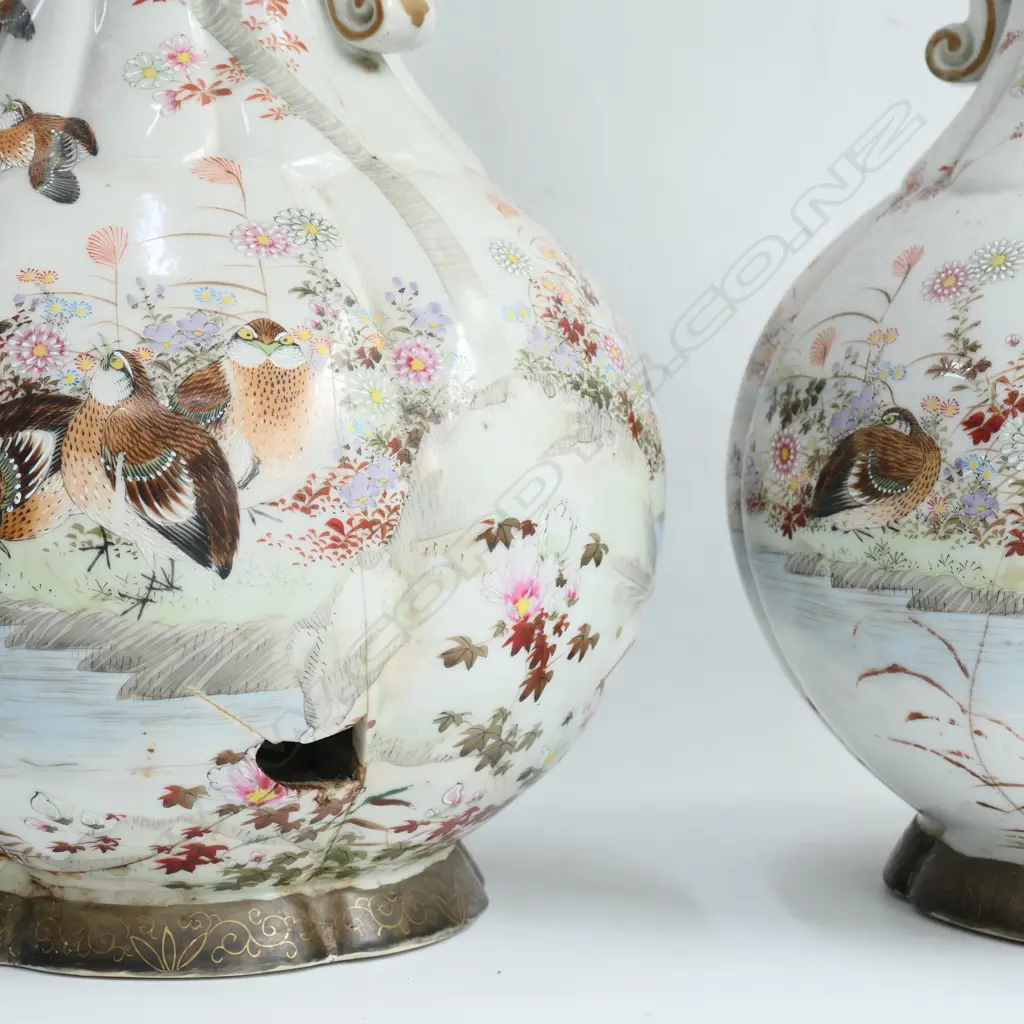 PR OF LG JAPANESE MEJI PERIOD HAND PAINTED VASES A/F Image 1++