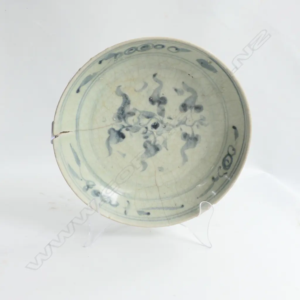 B/W BOWL WITH FIRING FLAW PROVINCIAL MING 255MM DIA Image 1++