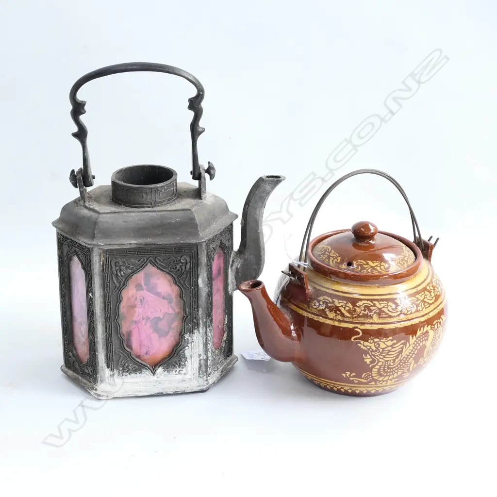 2 ORIENTAL TEAPOTS Image 1++
