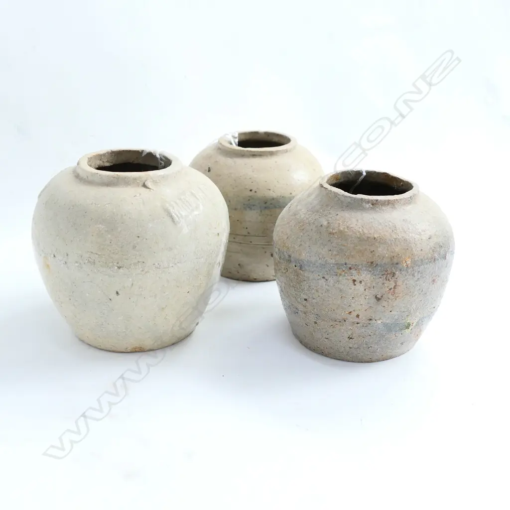 3 VINTAGE CHINESE GINGER JARS Image 1++