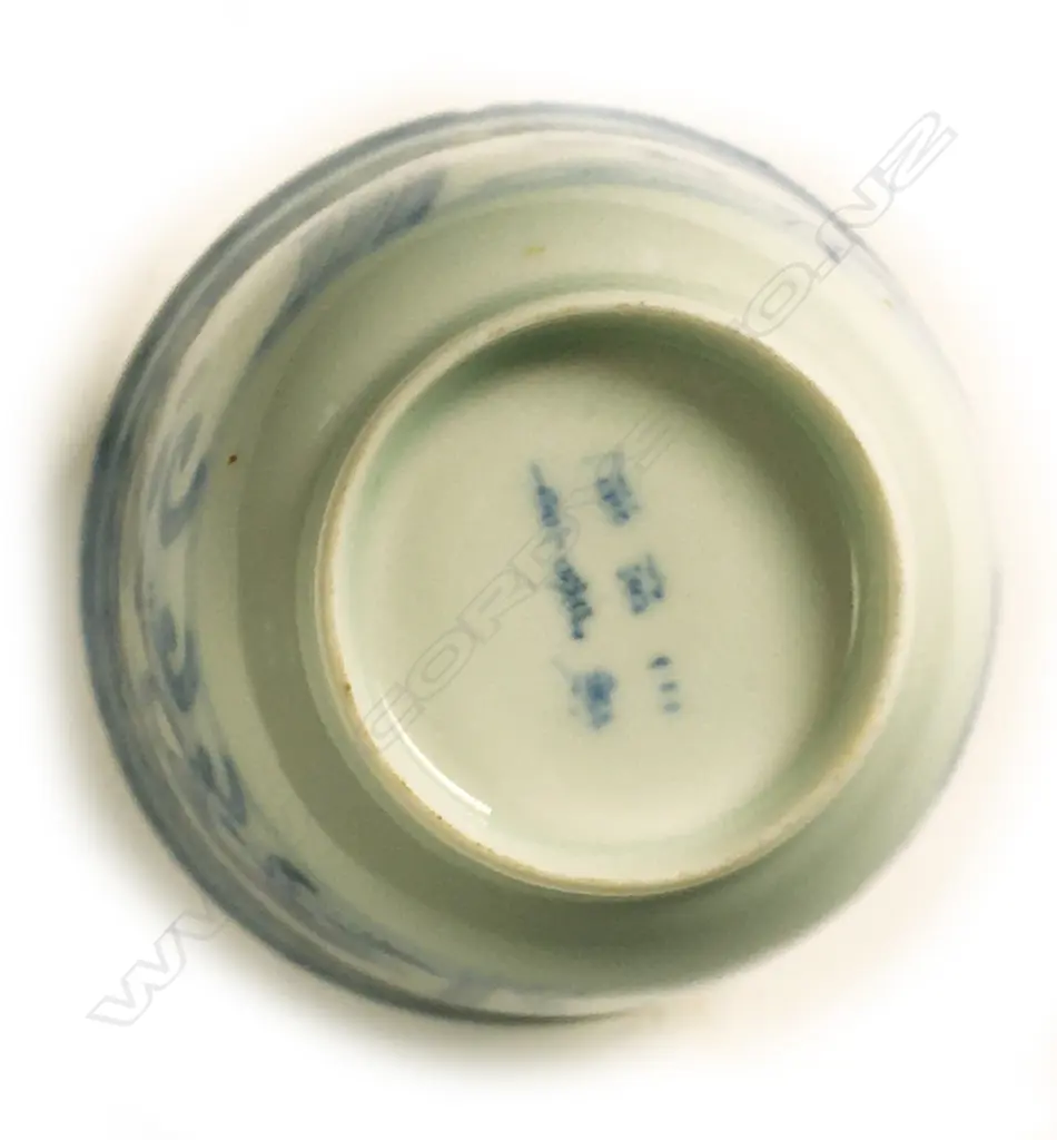 A fine porcelain beaker Image 1++