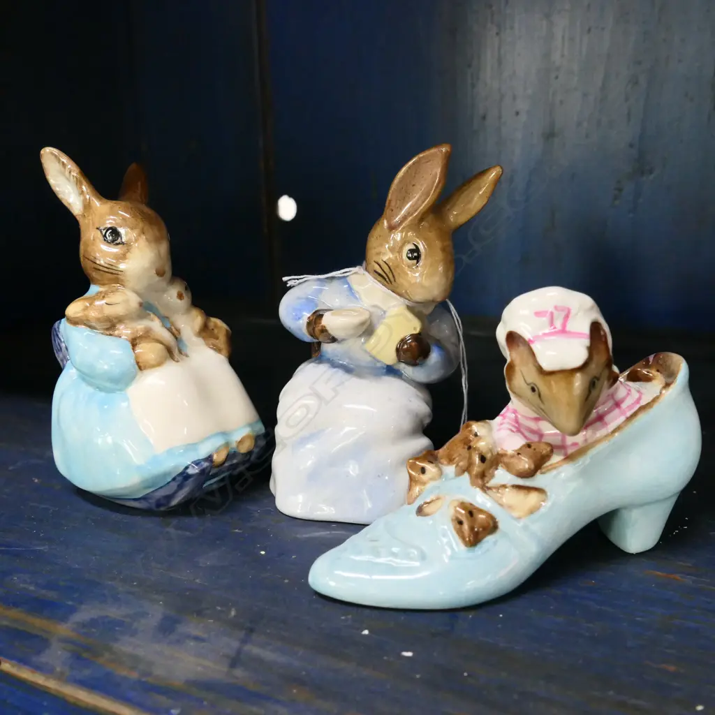 3 BESWICK BEATRIX POTTER FIGURES; COTTONTAIL, OLD WOMAN & SHOE, MRS RABBIT AND BUNNIES Image 1++