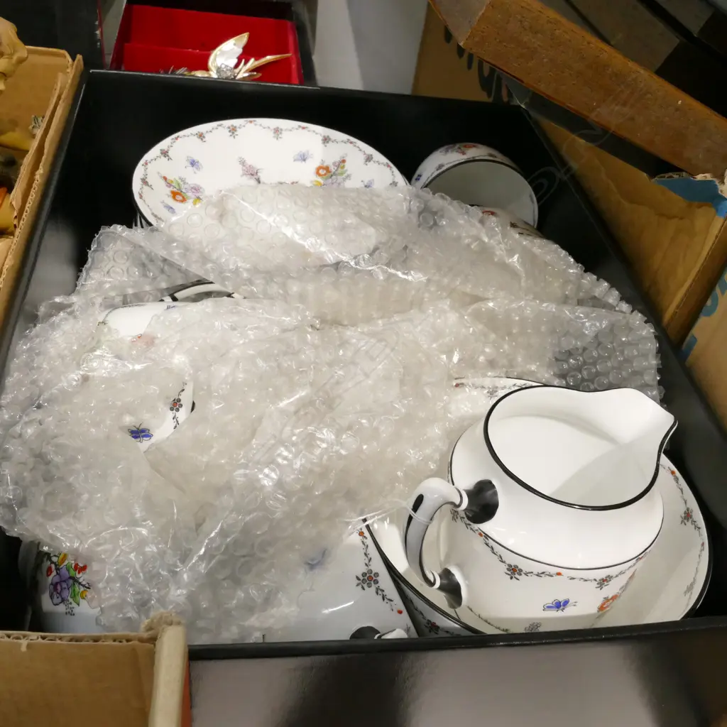 A SHOR AND COGGING 21 PC PORCELAIN TEA SERVICE Image 1++