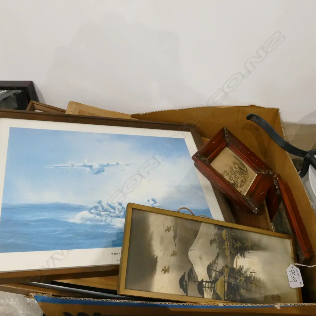 LOT ASST FRAMED ARTWORKS Image 1++