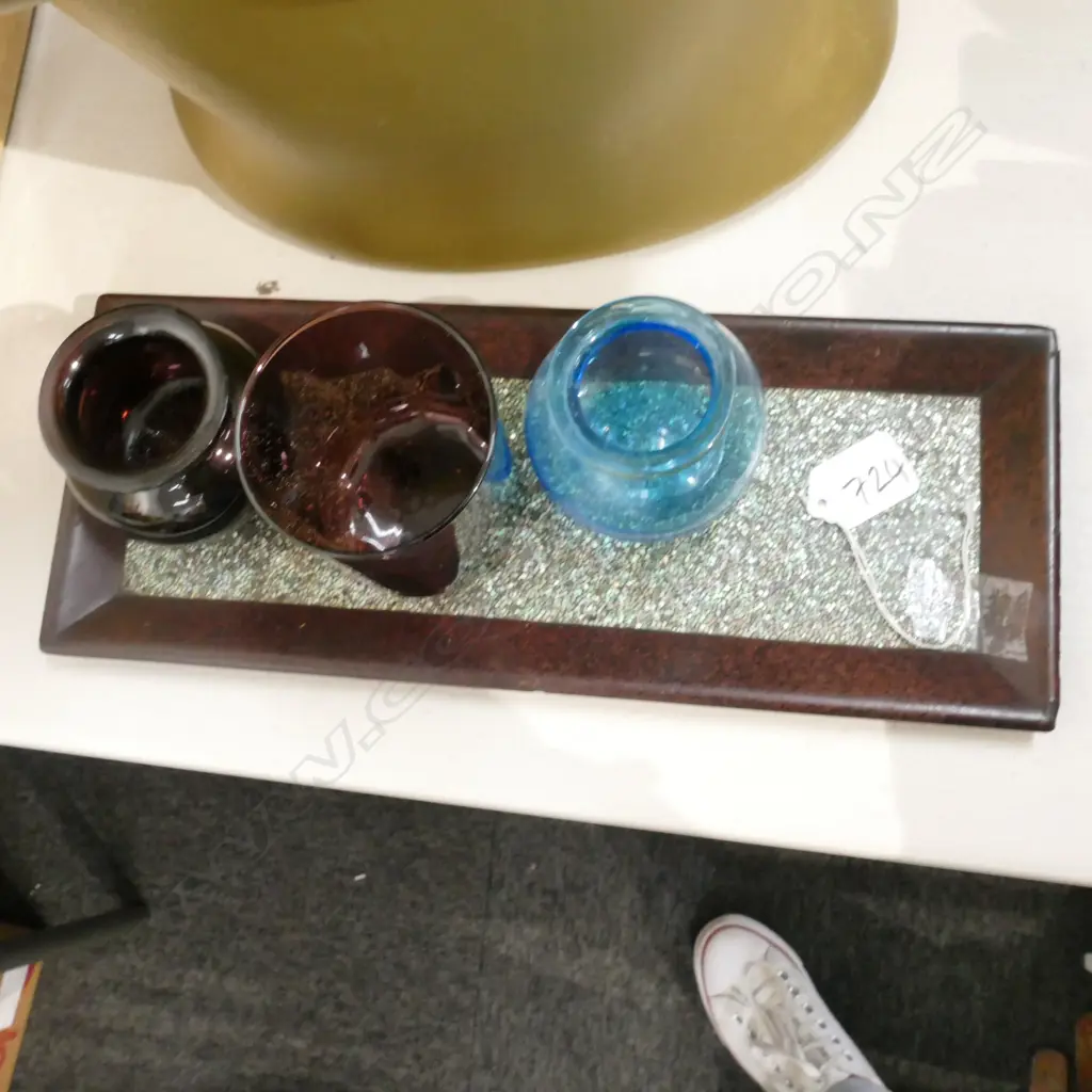 LACQUER TRAY & 3 GLASSES Image 1++