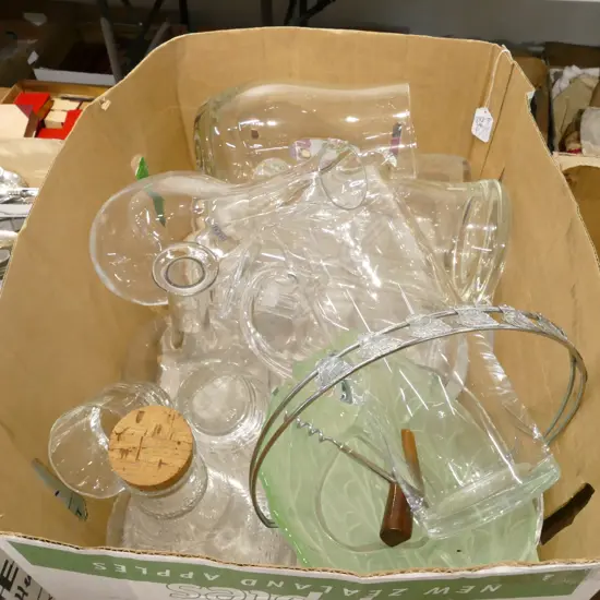 BOX LOT CRYSTAL JUGS, DECANTERS, CARAFES ETC