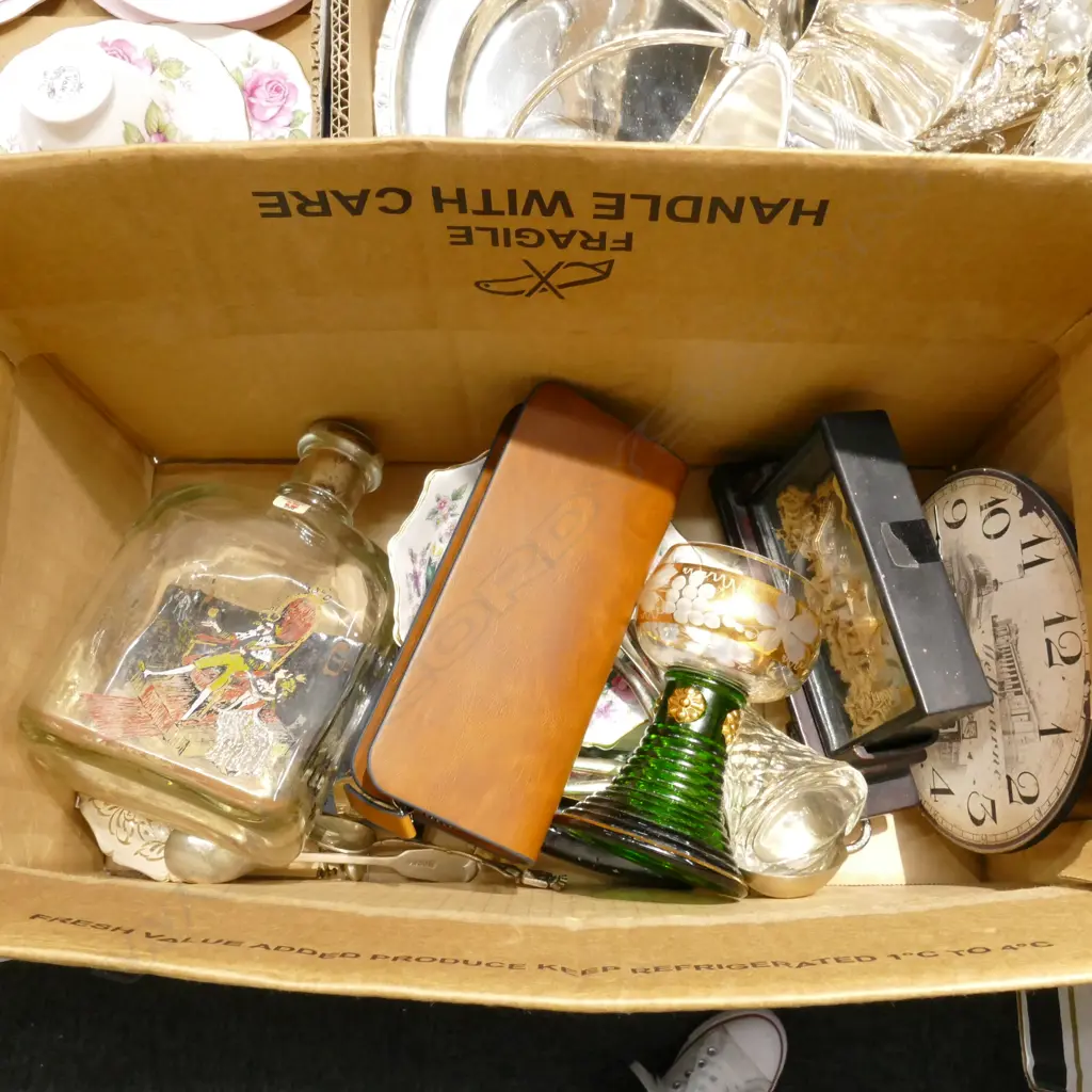 LOT ASST/STG COLLARED SCENT BOTTLE /EP/CHINA/CRYSTAL ETC Image 1++