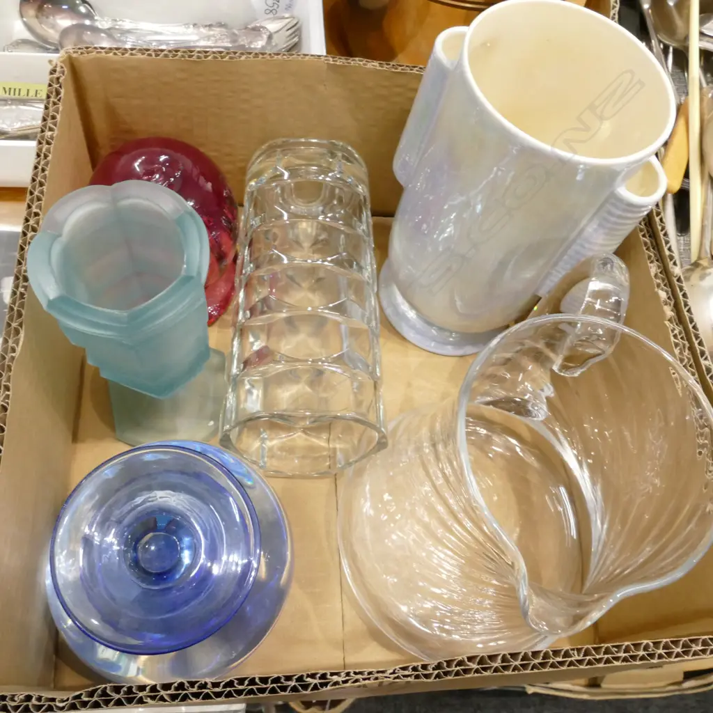BOX LOT VINTAGE GLASS ETC Image 1++