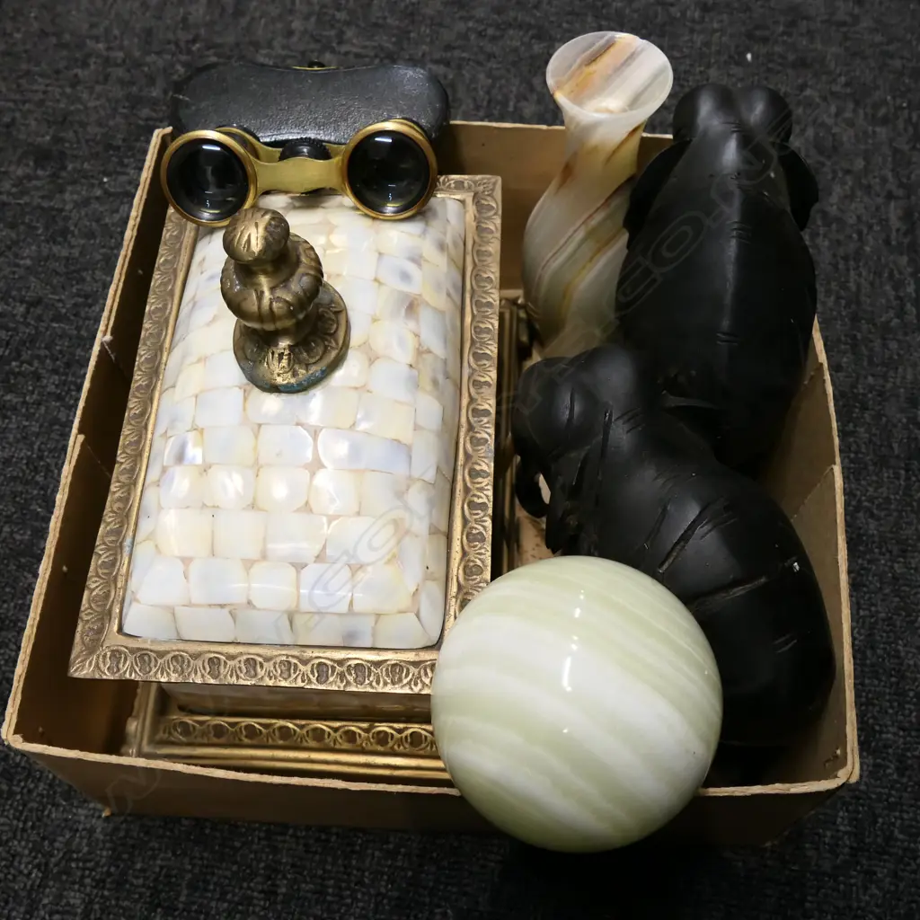 LOT MISC. INCL. BRASS TRINKET BOX  Image 1++