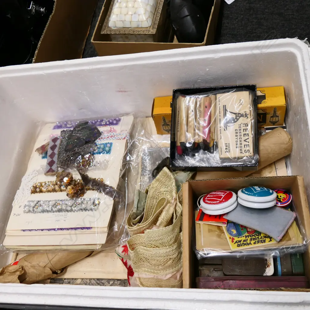 BOX LOT ASST. ITEMS Image 1++