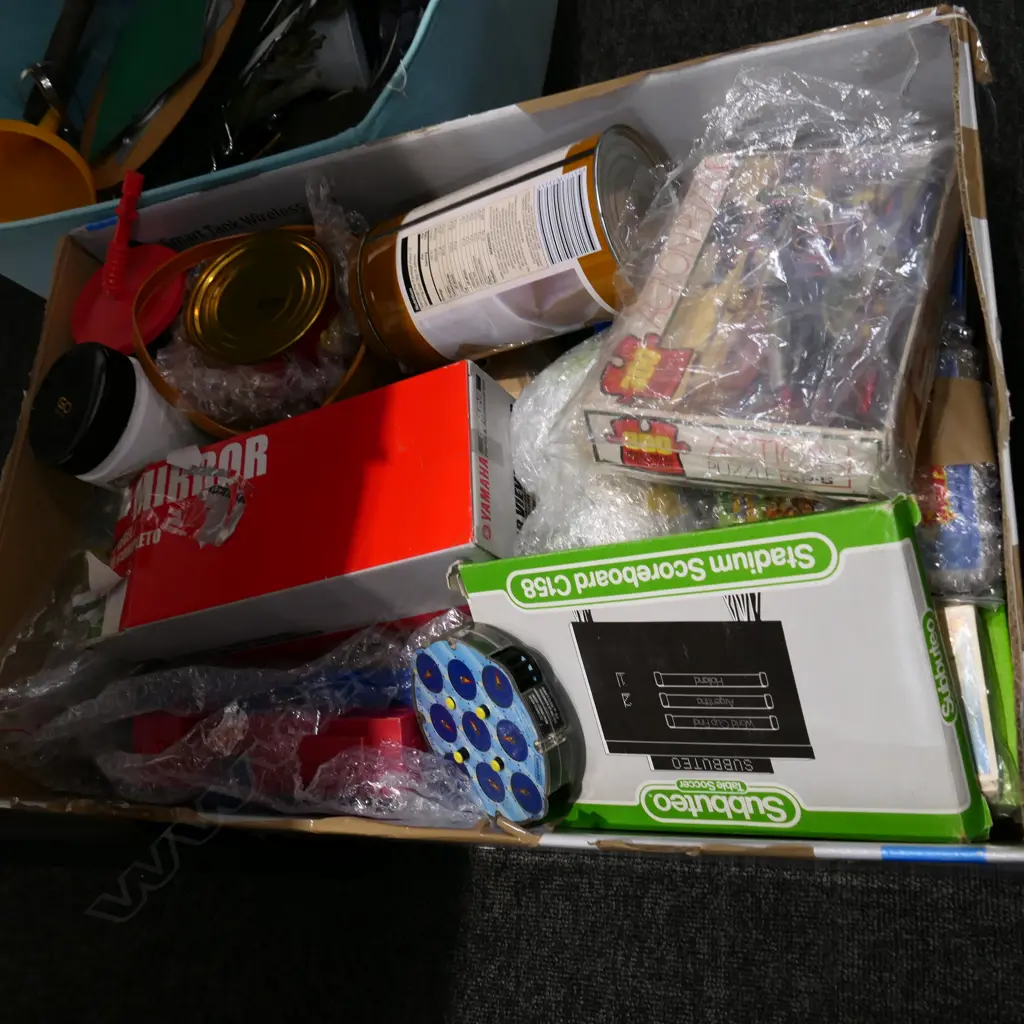 LOT OF ASST TOYS/T/PLATE/TINS/SOLDIERS ETC Image 1++