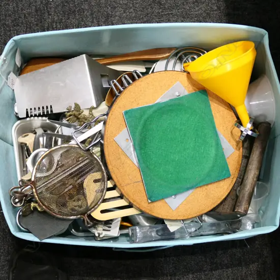 LOT OF ASST KITCHEN WARE