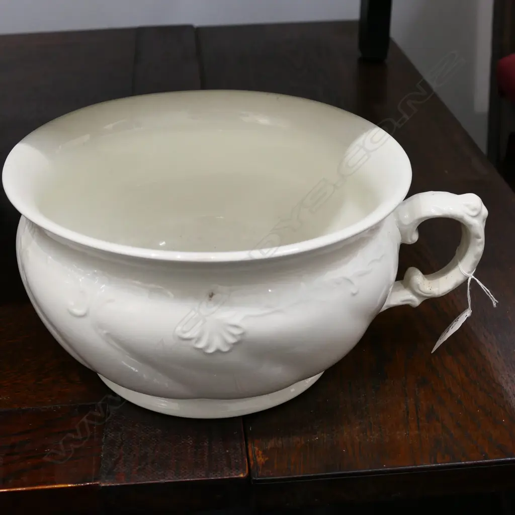 WHITE PORCELAIN CHAMBER POT Image 1++