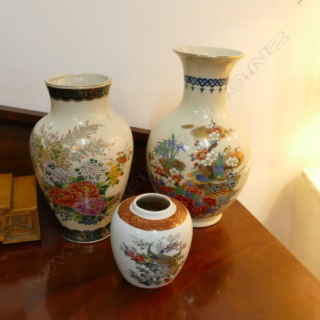 3 ORIENTAL VASES TALLEST 320MM H Image 1++