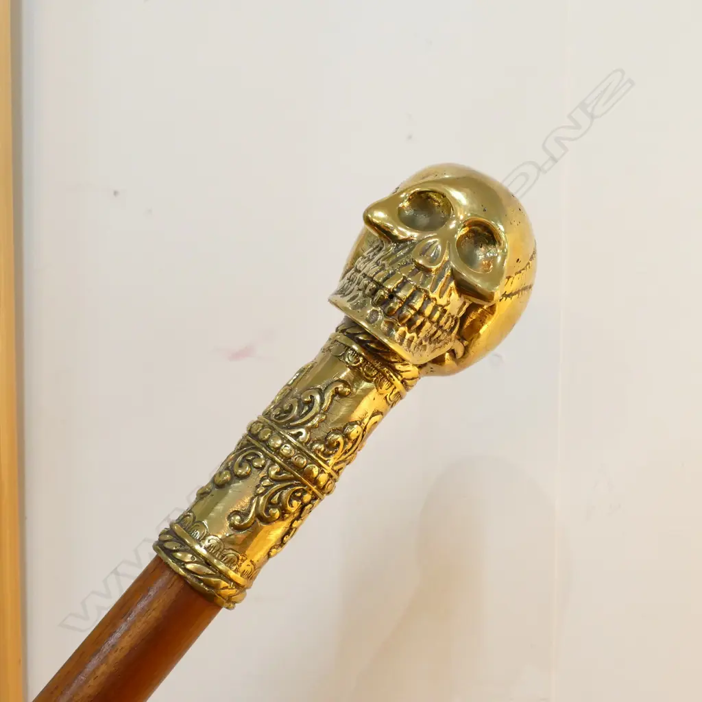 SKULL WALKING STICK 980MM L Image 1++