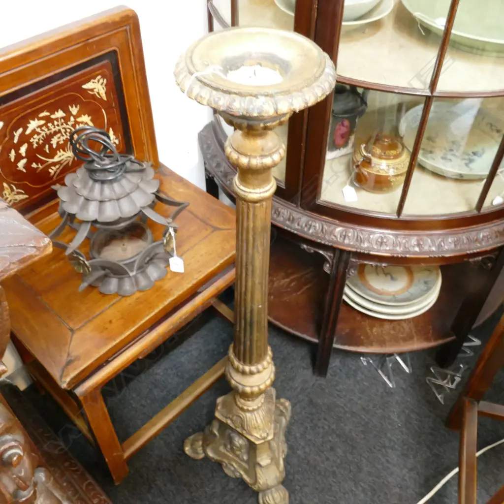 A GILDED METAL CANDLE STAND H 1000 MM Image 1++