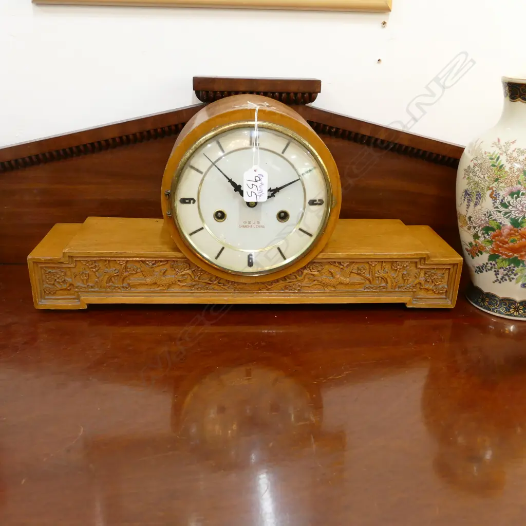 555 SHANGHI MANTEL CLOCK C 1950 Image 1++