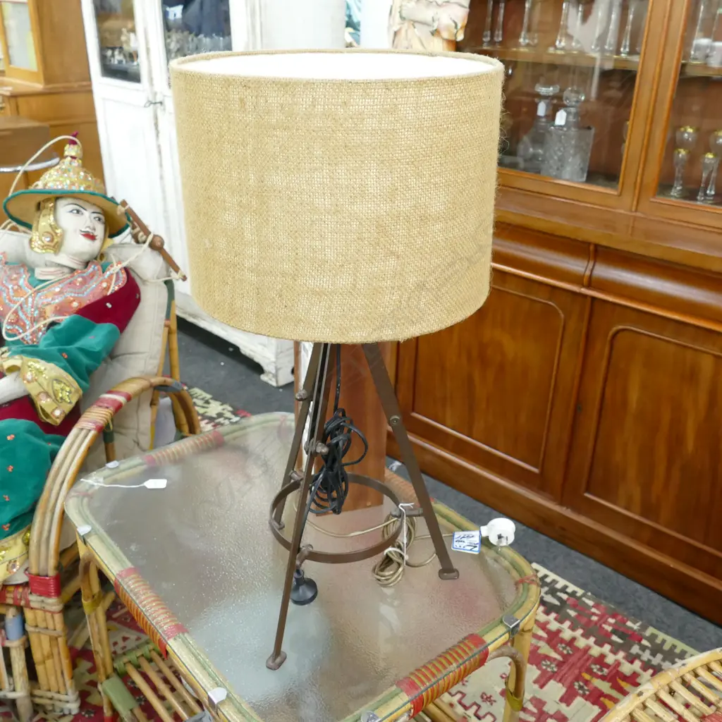 RUSTIC INDUSTRIAL TRIPOD BASE LAMP HESSIAN SHADE 710MM H Image 1++