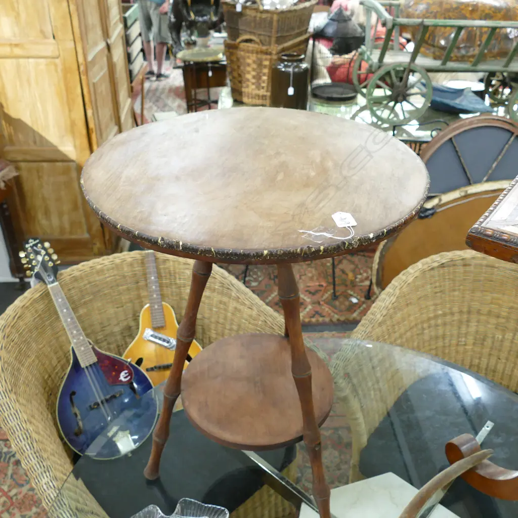 FAUX BAMBOO SIDE TABLE Image 1++