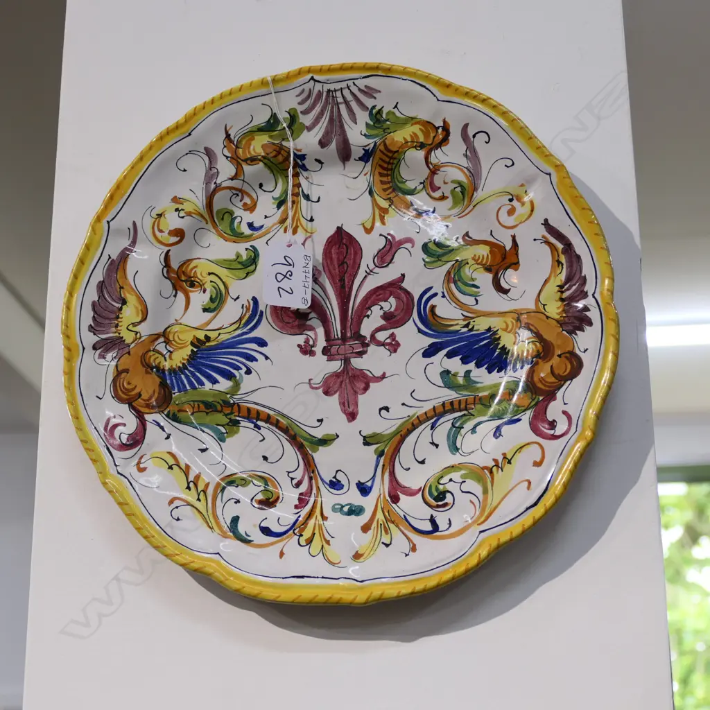 CONTINENTAL HAND PAINTED WALL PLATE Image 1++