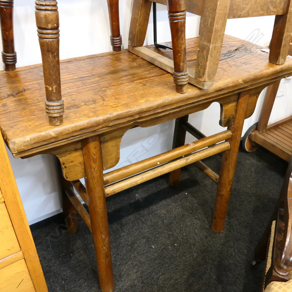 CHINESE PROVINCIAL SIDE TABLE Image 1++