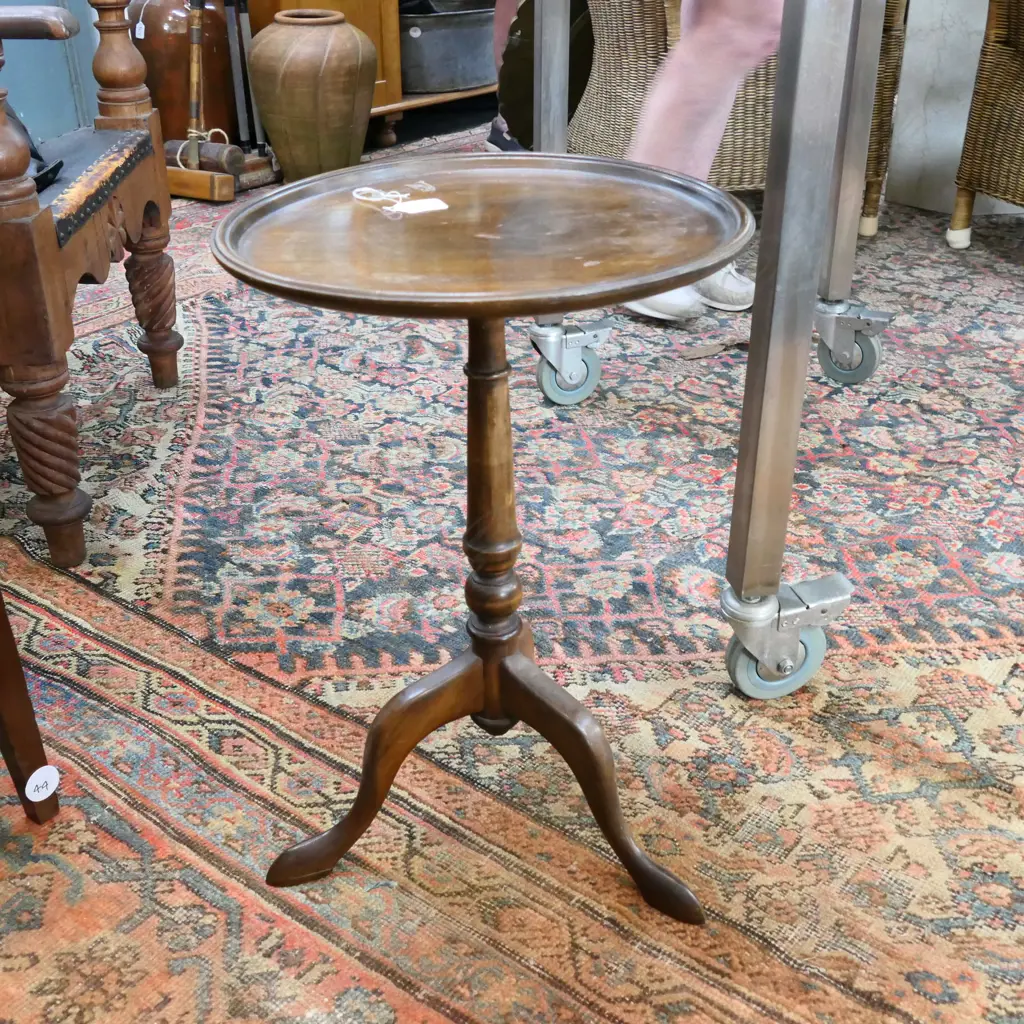 MAHOGANY WINE TABLE Image 1++