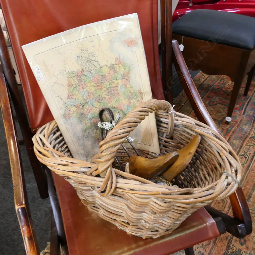 BAKER'S BASKET AND CONTENTS Image 1++