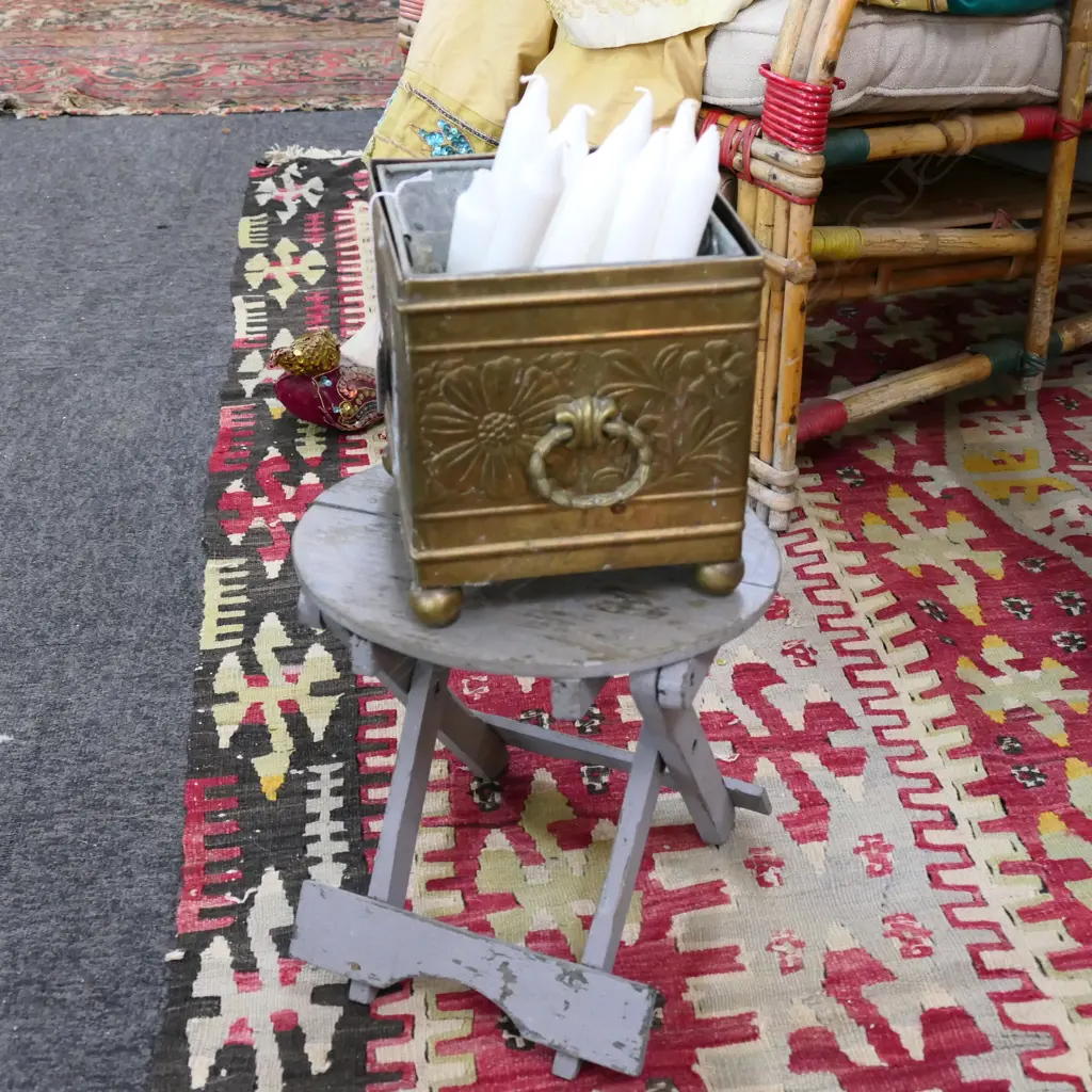 BRASS JARDINIERE AND WOOD FOLDING STAND Image 1++