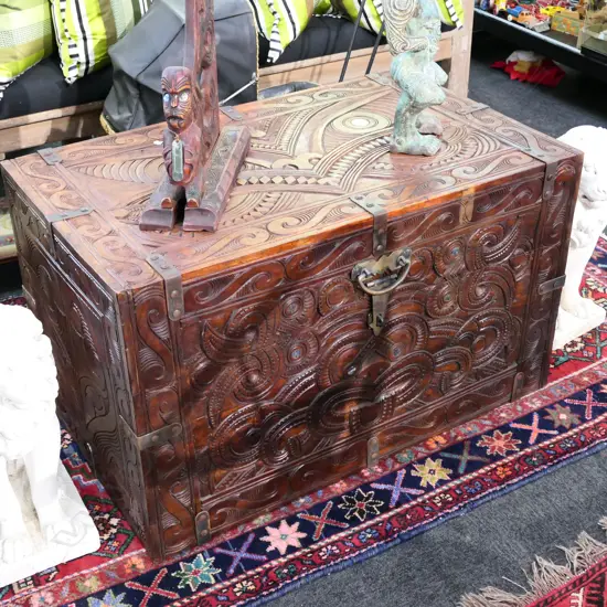 LARGE CARVED MAORI BLANKET BOX 1M L 600M H