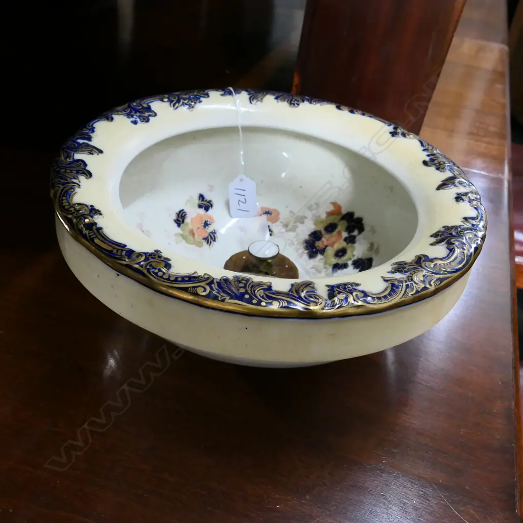 Victorian floral hand basin circular form... Image 1++