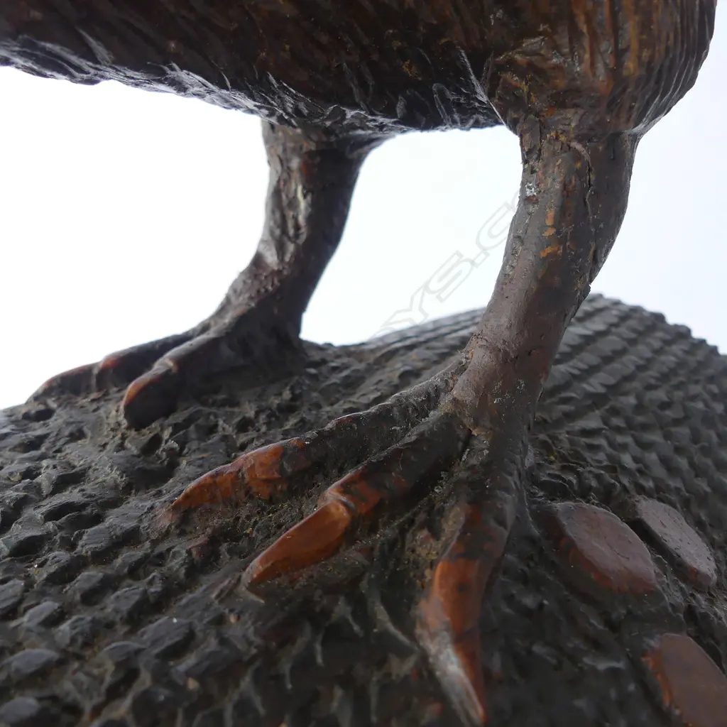 A carved N.Z. folk art clock Image 1++