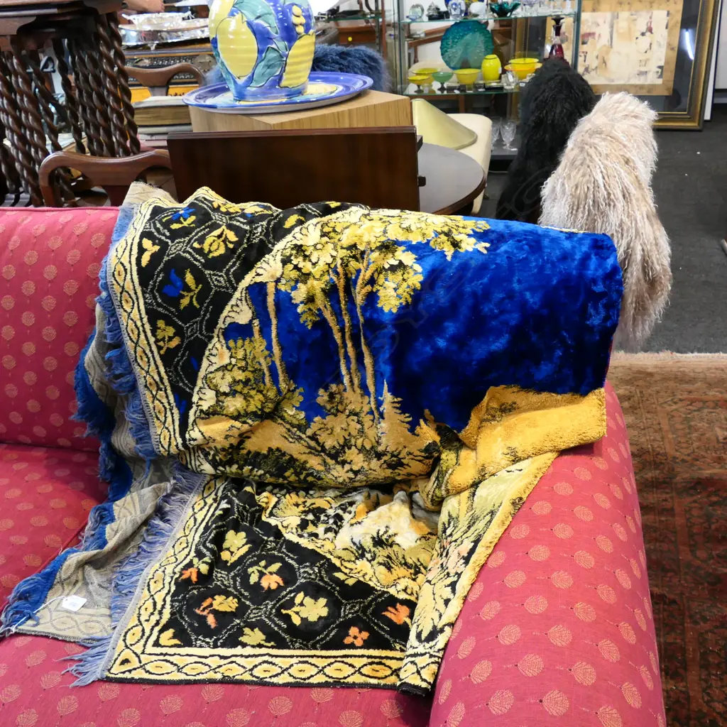 RAYON TAPESTRY STAG & HIND GOLD & BLUE Image 1++