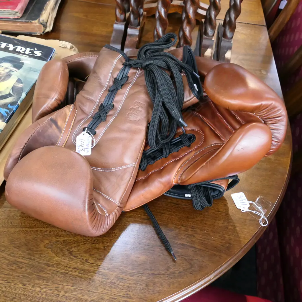 2 PRS BROWN GENUINE LEATHER BOXING GLOVES Image 1++