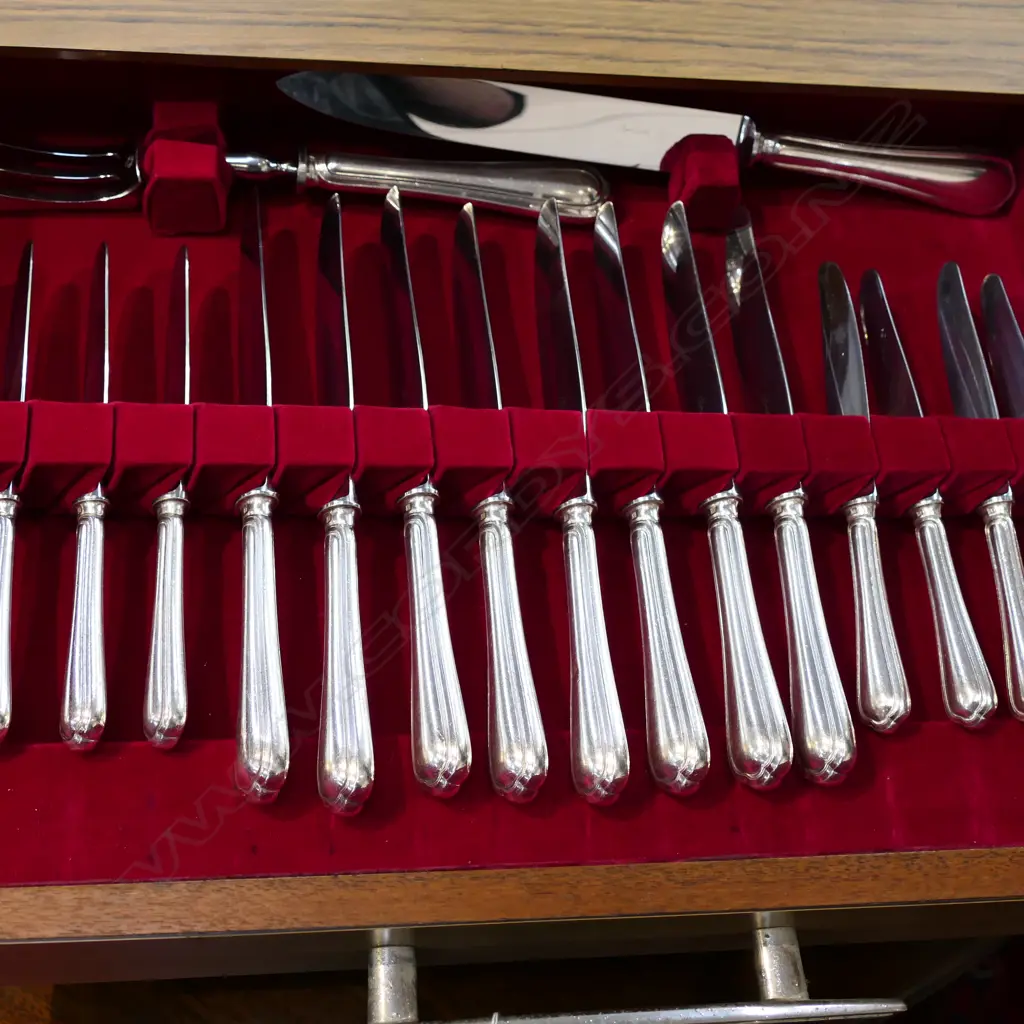 CHRISTOFLE SILVERPLATE CUTLERY CANTEEN Image 1++