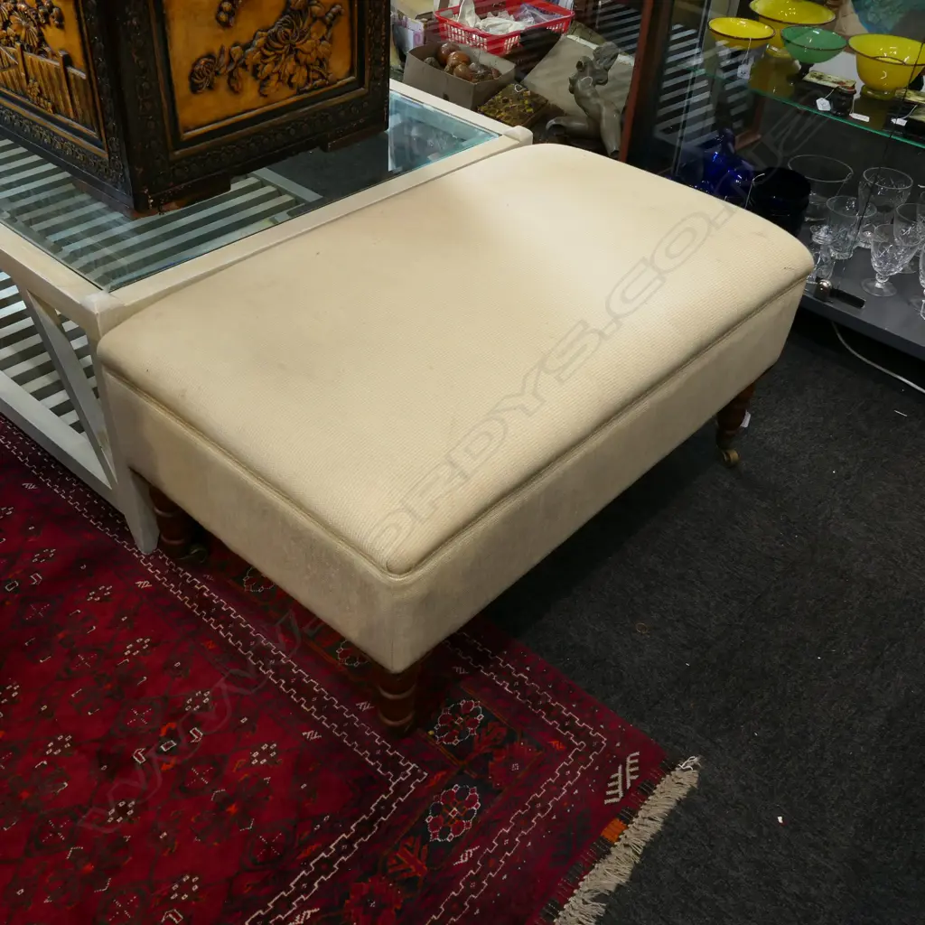 UPHOLSTERED RECTANGULAR OTTOMAN Image 1++