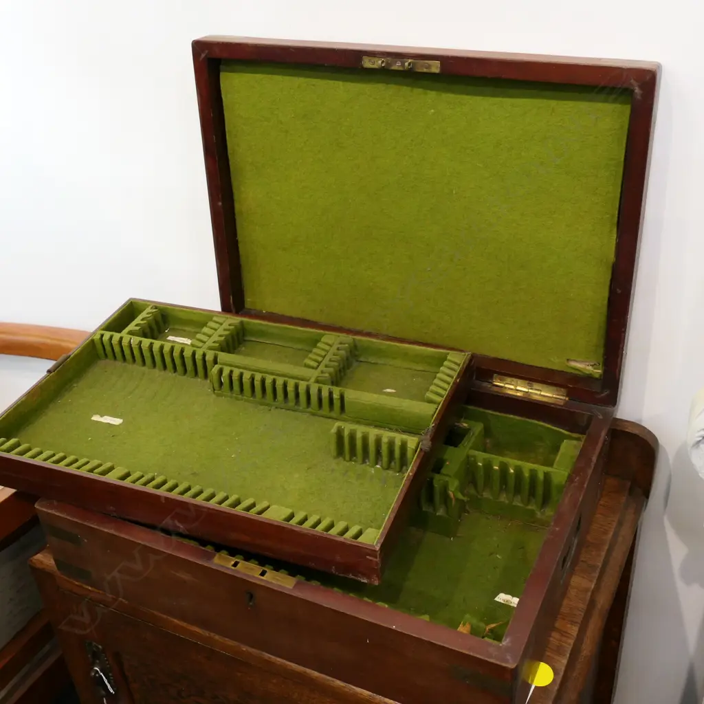 OLD MAHOGANY CAMPAIGN STYLE CUTLERY BOX Image 1++