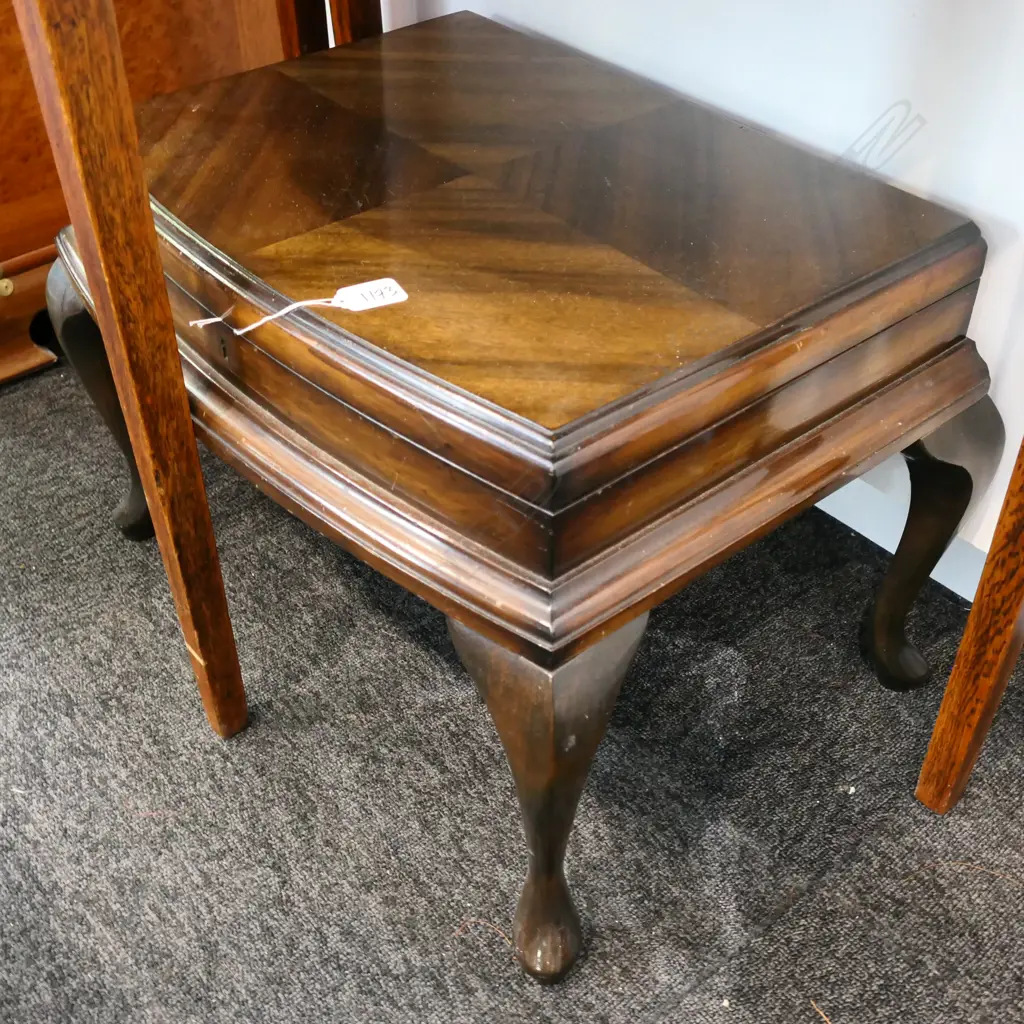 FOOTED CANTEEN WALKER & HALL Image 1++